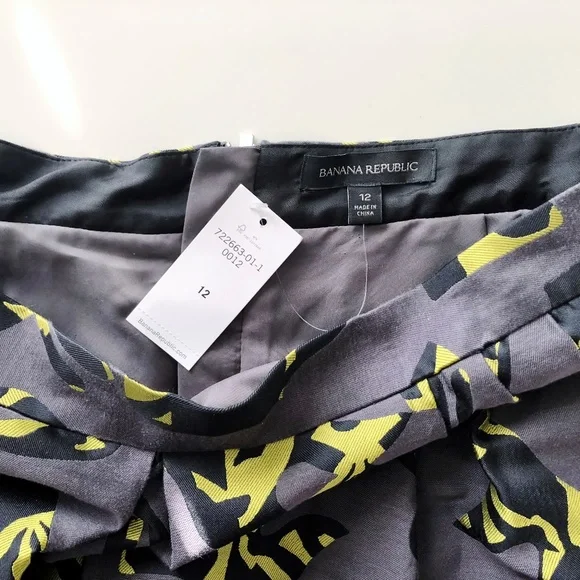 Banana Republic Gray Bold Print Skirt NWT - Picture 6 of 7
